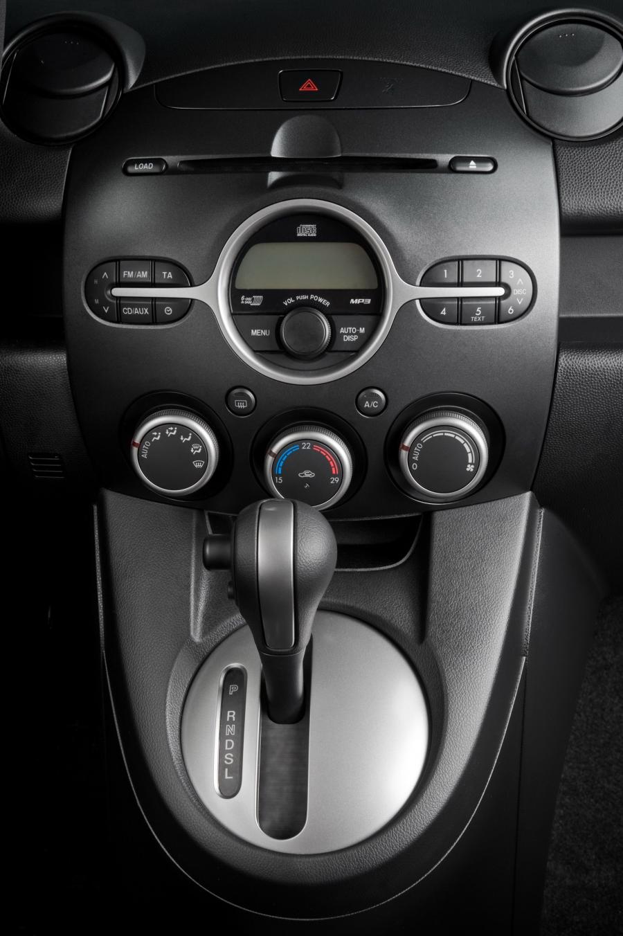  Mazda2 2010 года  (фото 91 из 183)